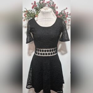 BAILEY BLUE ELEGANT BLACK LACE FULLY LINED MINI DRESS